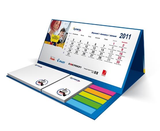 9407438  PM201 Bordkalender Hardback Standard 211x194mm med Sticky Notes og indeksmarkører